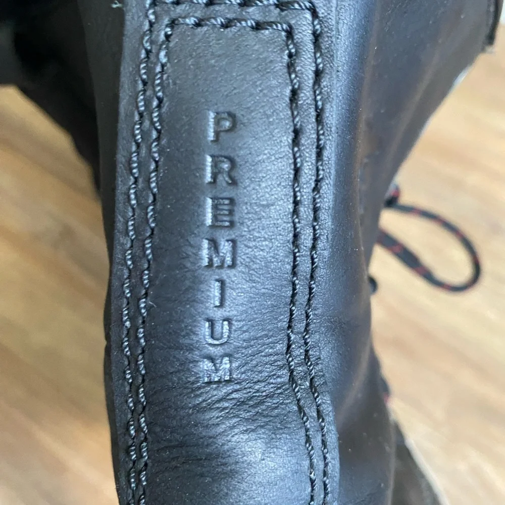 Sorel women 1964